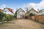 6 bedroom detached house to rent