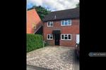 3 bedroom semi-detached house to rent