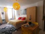 Serviced studio apartment to rent