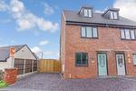 3 bedroom semi-detached house to rent