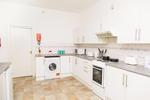 6 bedroom terraced house to rent