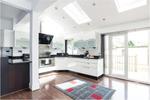 6 bedroom end of terrace house to rent