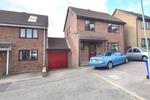 4 bedroom link detached house to rent