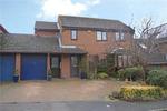 4 bedroom link detached house to rent