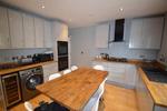 5 bedroom terraced house to rent