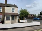 3 bedroom end of terrace house to rent