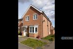 3 bedroom semi-detached house to rent