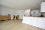 3 bedroom end of terrace house to rent