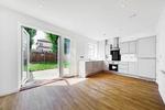 4 bedroom semi-detached house to rent
