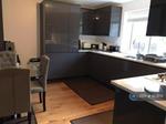 5 bedroom semi-detached house to rent