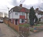 6 bedroom semi-detached house to rent