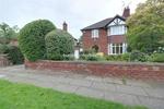 3 bedroom semi-detached house to rent