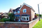 4 bedroom semi-detached house to rent