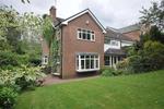 4 bedroom detached house to rent