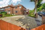 3 bedroom end of terrace house to rent