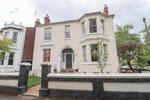 6 bedroom detached house to rent