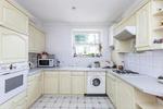 4 bedroom semi-detached house to rent