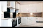 6 bedroom terraced house to rent