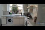 3 bedroom flat share to rent