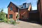 4 bedroom detached house to rent